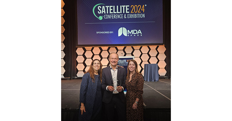  Jennifer Manner, SVP Regulatory Affairs, with Antonio Franchi, Head of Space for 5G and 6G Strategic Programme at ESA, and Isabelle Mauro, GSOA Director General, who accepted the award at SATELLITE 2024. 